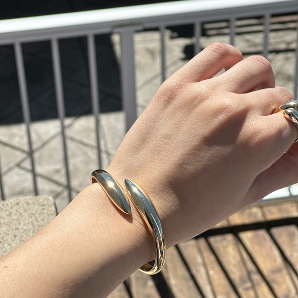 Gold Twist Bangle - Picture 2 of 5